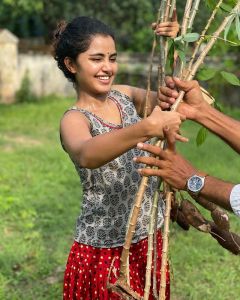 anupama-parameswaran-new-photos-941-002