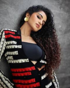 anupama-parameswaran-new-photos-in-Black-Jacket-003