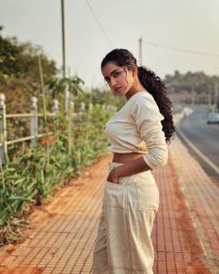 anupama-parameswaran-new-photoshoot-for-therealblife