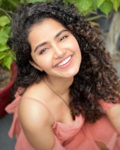 anupama-parameswaran-new-pic-01-009