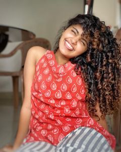 anupama-parameswaran-new-pic-01-010