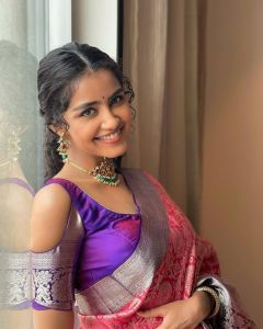 anupama-parameswaran-photos-in-pattu-saree-latest-001