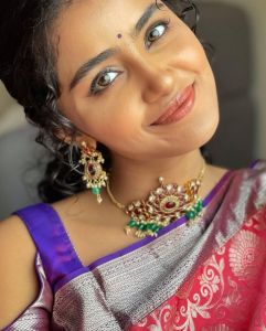 anupama-parameswaran-photos-in-pattu-saree-latest-002
