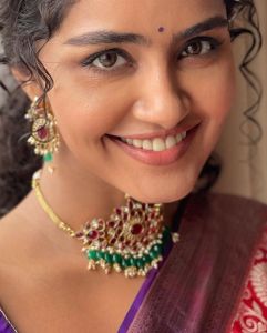 anupama-parameswaran-photos-in-pattu-saree-latest-004