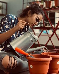anupama-parameswaran-planting-trees-photos-new-001