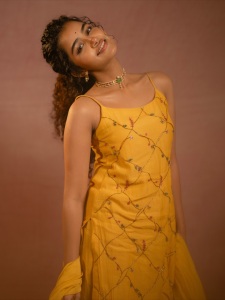anupama-parameswaran-stylish-look-photos-latest-014