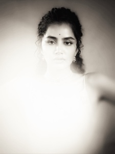 anupama-parameswaran-stylish-look-photos-latest-015