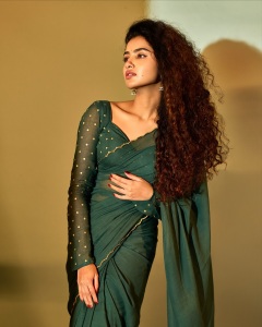 anupama-parameswaran-stylish-look-photos-latest-029