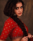 anupama-parameswaran-in-red-saree-photos