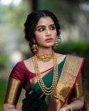 anupama-parameswaran-traditional-bridal-look-in-green-saree-photos