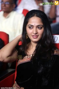 6074anushka_latest_photoshoot_44