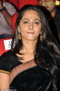 6829anushka_shetty_new_images-006