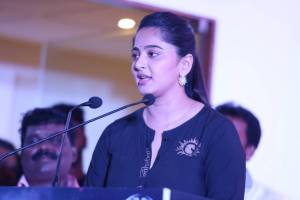 anushka-shetty-latest-pics-889-00268
