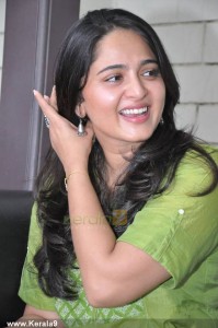 anushka-shetty-pics01-00131