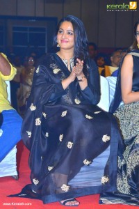 anushka-shetty-pictures-300-00384