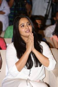 anushka-shetty-stills-114-00229