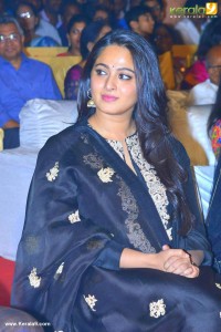 anushka-shetty-stills-40076