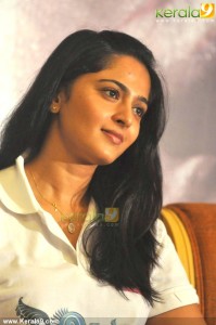 anushka_latest_stills10