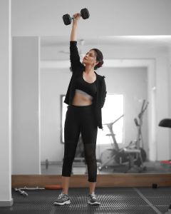 actress-anusree-gym-photos-002