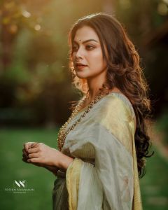 actress-anusree-in-kerala-saree-photos5