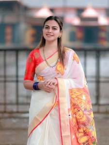 actress-anusree-in-onam-vibe-dress-photos-001