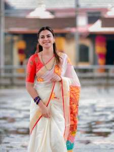 actress-anusree-in-onam-vibe-dress-photos