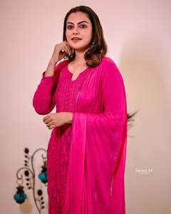 actress-anusree-in-pink-churidar-photos-001