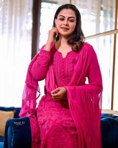 actress-anusree-in-pink-churidar-photos-002