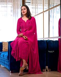 actress-anusree-in-pink-churidar-photos-003