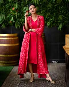 actress-anusree-in-pink-churidar-photos-005