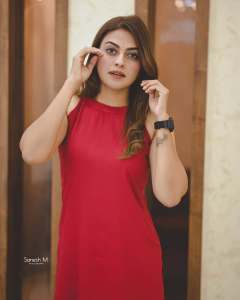 actress-anusree-latest-photos-and-look-002
