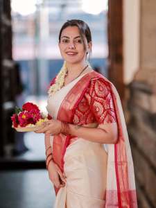 actress-anusree-latest-photos-and-look-010