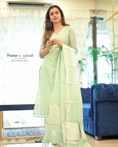 actress-anusree-latest-photos-in-red-colour-saree-005