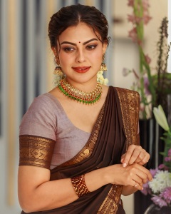 anusree-in-dhavani-dress-design-ideas-photos-002