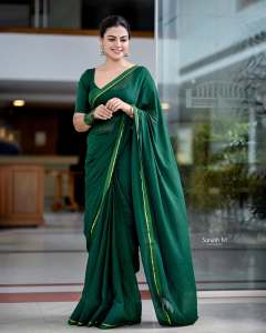 anusree-in-green-saree-with-green-kuppivala-combination-photos-004
