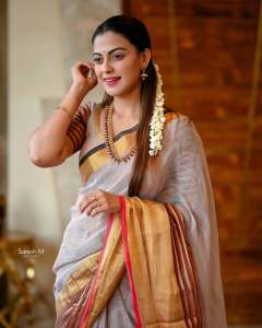 anusree-in-kanchipuram-saree-with-traditional-makeup-look-photos-003