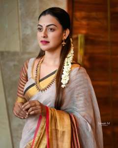 anusree-in-kanchipuram-saree-with-traditional-makeup-look-photos-006