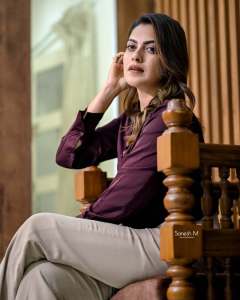 anusree-in-light-color-pants-with-purple-shirt-photos-002