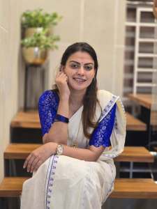 anusree-in-saree-with-trending-makeup-style-photos-002
