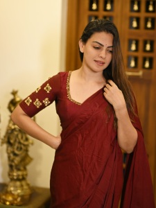 anusree-in-saree-with-trending-makeup-style-photos-005