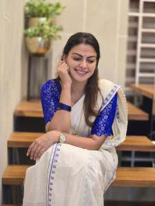 anusree-in-saree-with-trending-makeup-style-photos
