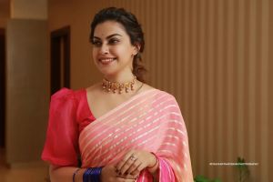 anusree-new-photos-in-pattu-pavadai