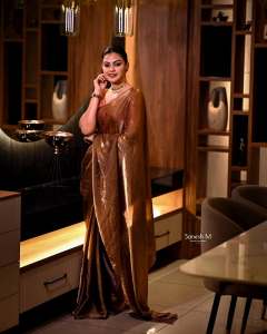 anusree-new-stills-and-makeup-look-photos-005