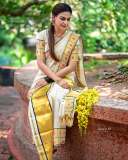 actress-anusree-in-vishu-temple-look-and-outfit-ideas-photos-006