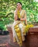 actress-anusree-in-vishu-temple-look-and-outfit-ideas-photos