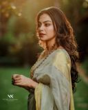 actress-anusree-in-kerala-saree-photos5
