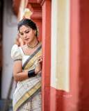 actress-anusree-in-set-saree-with-black-lines-and-blouse-makeup-ideas-photos-009