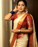 anusree-in-pattu-saree-photos-008