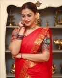 anusree-in-pattu-saree-photos