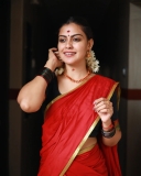 anusree-new-photos-in-red-and-green-half-saree-002